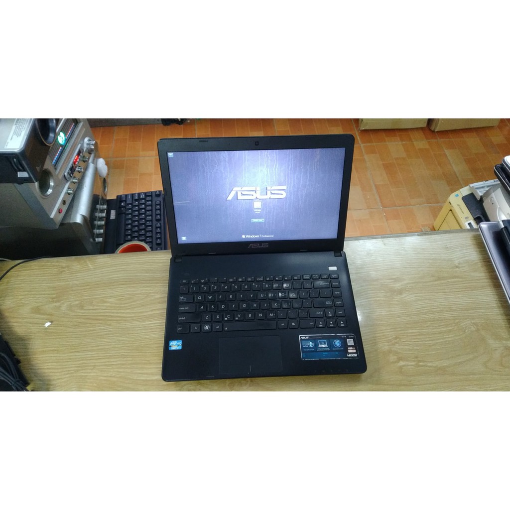 Laptop ASUS x401a dòng ultrabook thời trang máy siêu mỏng chip core i3 RAM 2GB ổ 500 | BigBuy360 - bigbuy360.vn