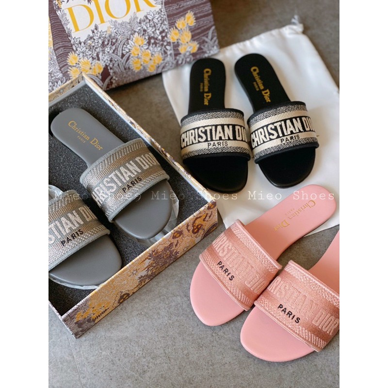 DÉP QUAI NGANG ĐÌ O HÀNG NHẬP XỊN ( D940 D1725 D1731 D1732)