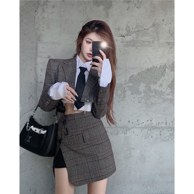 Set áo khoác croptop blazer vest chân váy ngắn xẻ tà cạp cao  cài cúc kẻ caro áo somi sơmi sơ mi croptop kèm carvat