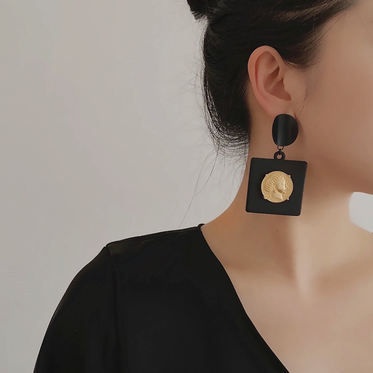 Bông Tai Màu Đen Phong Cách Âu Mỹ Thời Trang 2022