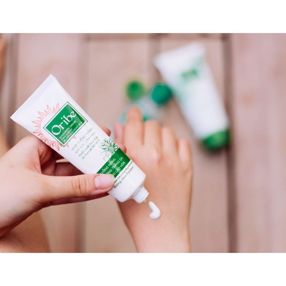 Kem Chống Nắng Dưỡng Ẩm, Sáng Da Oribe SPF 50+ 30g | BigBuy360 - bigbuy360.vn