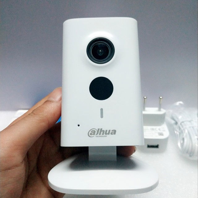 [Tặng thẻ nhớ 128GB] Camera Dahua Wifi C35 đàm thoại 2 chiều 3.0 Megapixel Full HD 1920x1080p