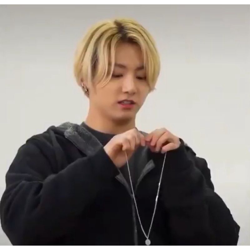 VStore - duyendo97 [BTS LOGO NECKLACE - VÒNG CỔ BTS CHEAP MOMENT With JUNGKOOK