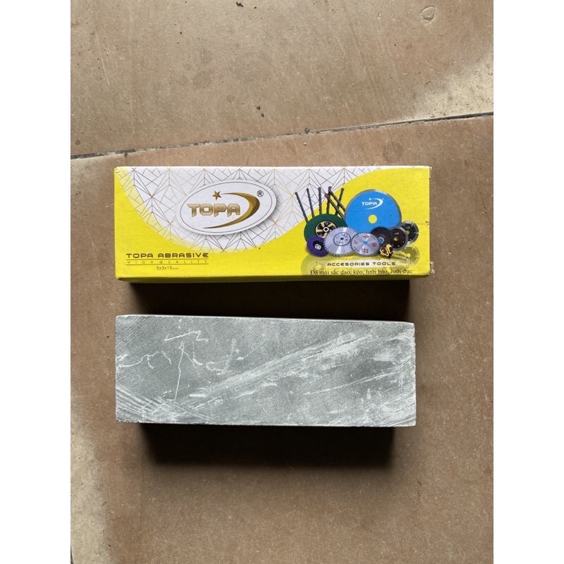 Dao chặt gà, dao thái thịt sắc bén cầm chắc tay