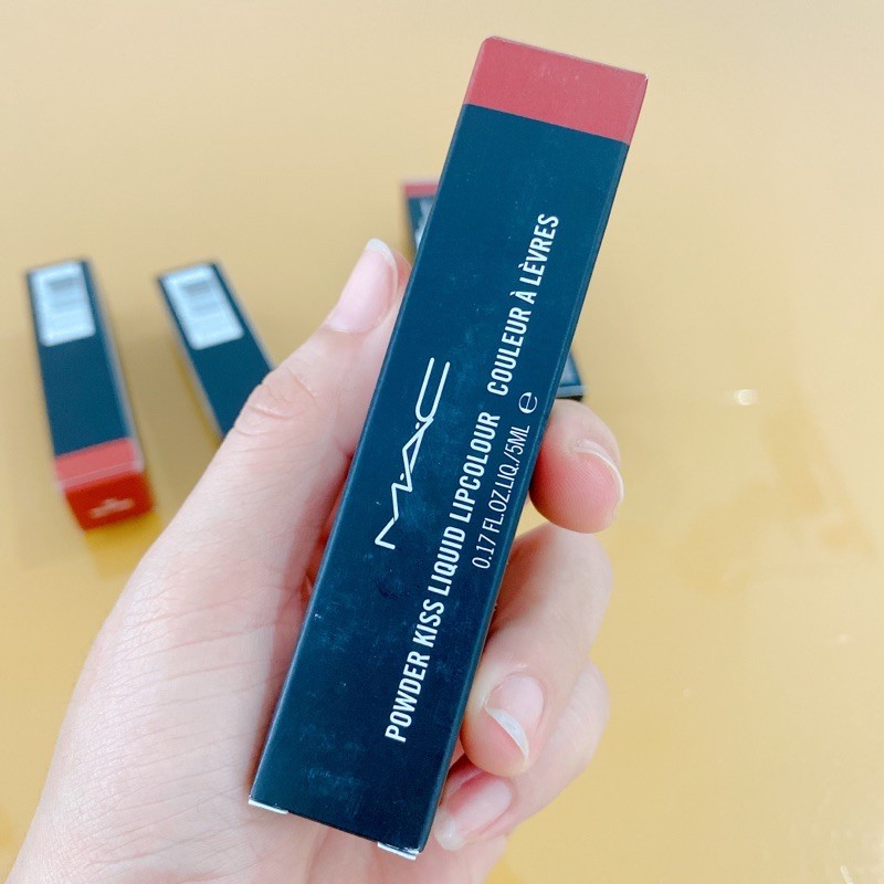 Son kem MAC 991 Devoted To Chili – Powder Kiss Liquid Lipcolour  Son kem MAC 991