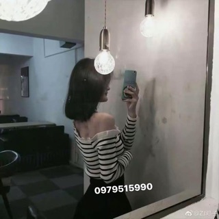 Áo len kẻ ngang đen trắng