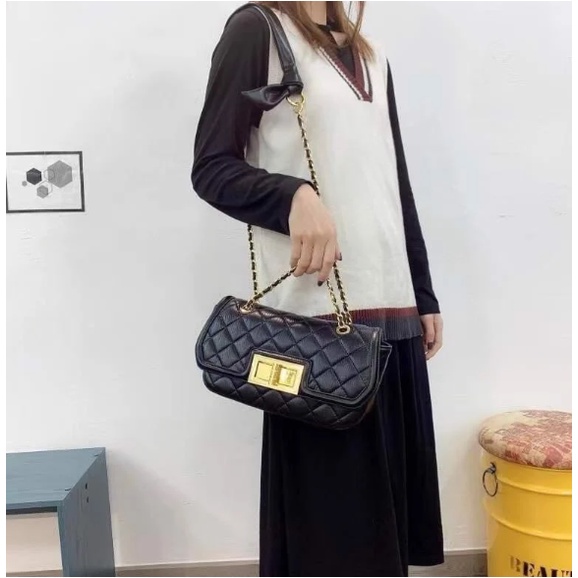 Túi xách đeo vai nữ