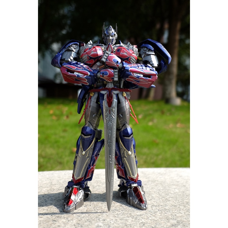Mô Hình Unique Toys UT-R02 Challenger Optimus Prime Transformers The Last Knight