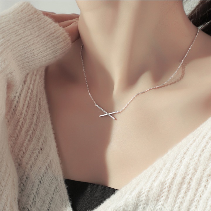 Dây Chuyền Sợi Nhiễn Mặt Chữ X Đính Đá - Vani Store [TS000567]