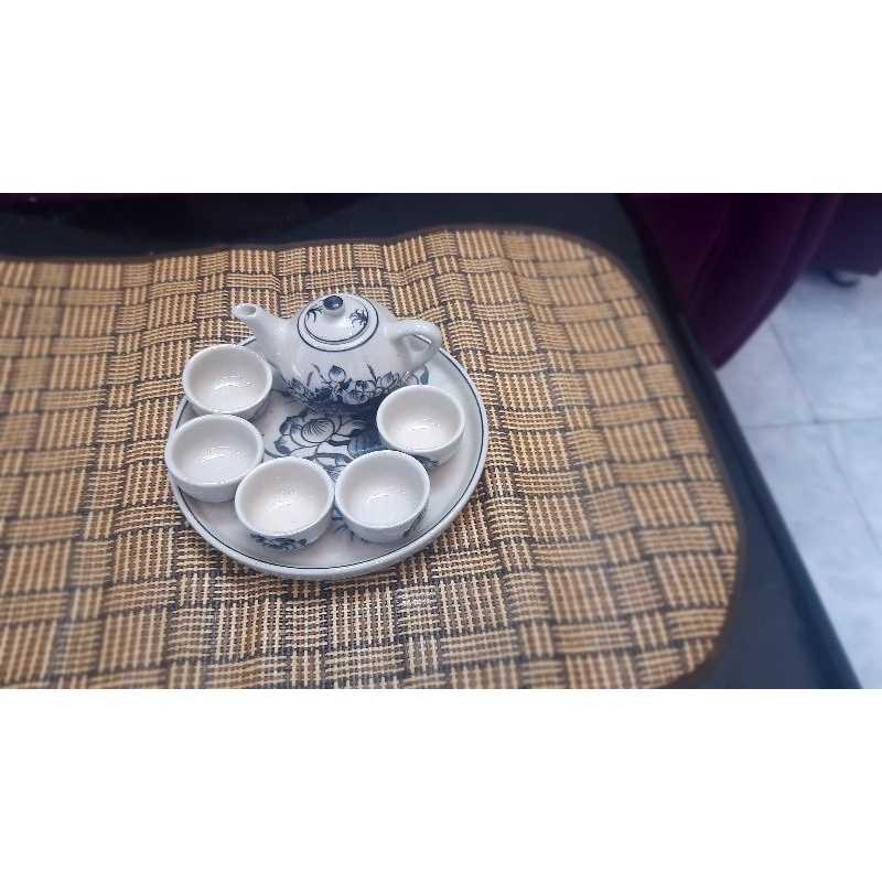 Bộ ấm chén đặt ban Thần Tài, thờ cúng men cổ đẹp nhất