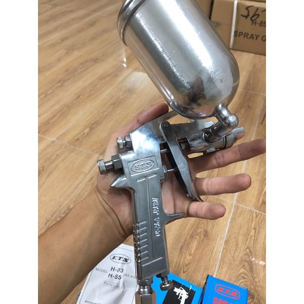 Súng phun sơn H-83