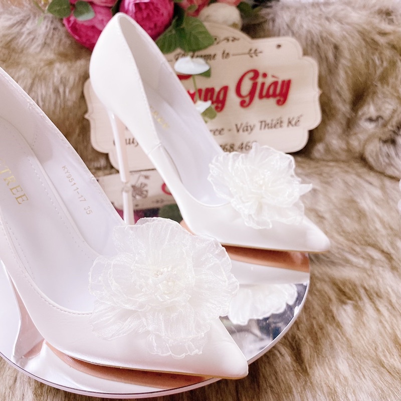 GIÀY CƯỚI THIẾT KẾ CÔ DÂU ĐÍNH HOA CAO CẤP (là mẫu tkế thủ công vui lòng chắc chắn trước khi đặt hàng)