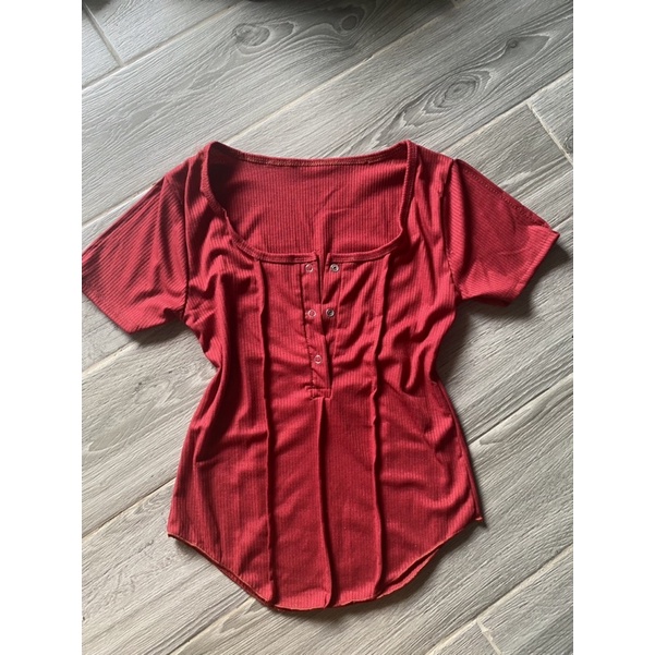 áo thun gân vạt bầu phối nút may viền cực đẹp