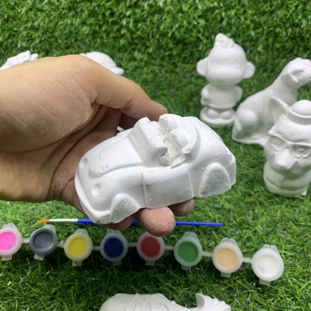 Bộ 10 Tượng Tô Màu Cho Bé Tặng Kèm Vỉ 8 Màu Và Bút Lông