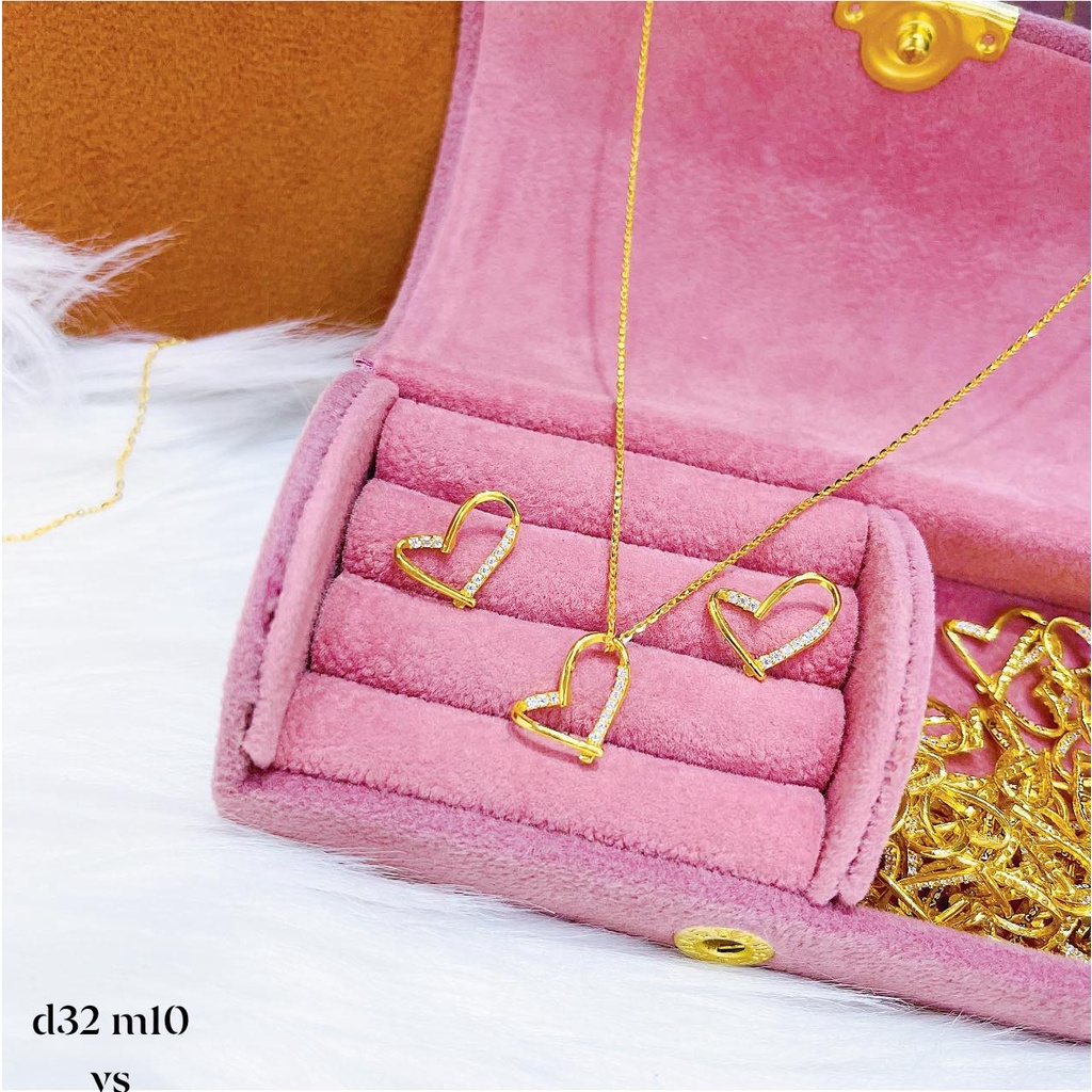 Mặt dây chuyền trái tim vàng