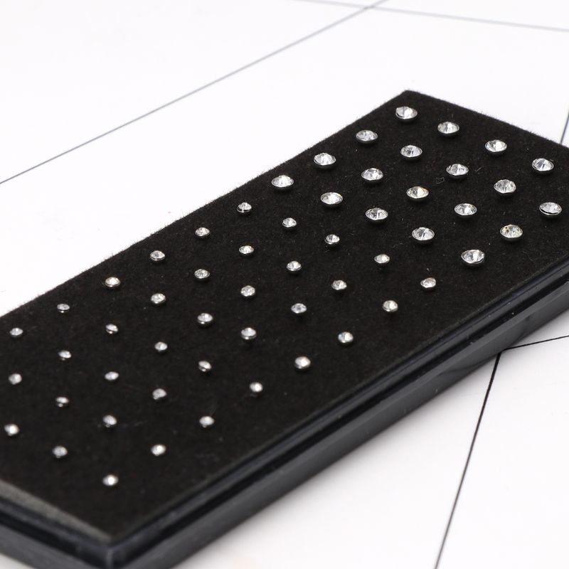 Hộp 60 chiếc khuyên mũi bằng thép không gỉ