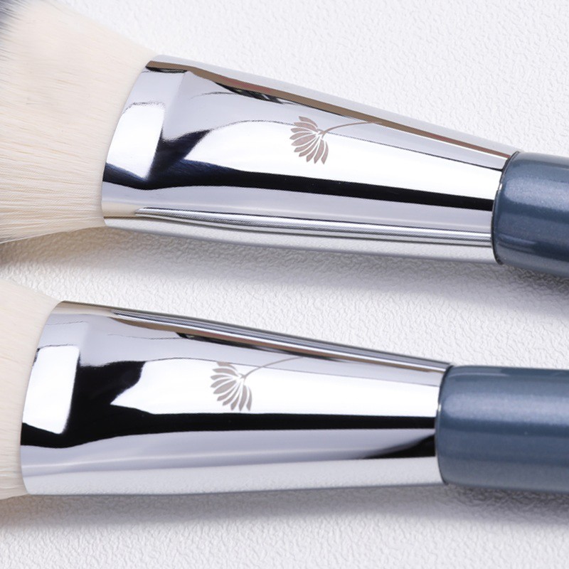 Cọ Tán Kem Nền LADES Mã Số L61