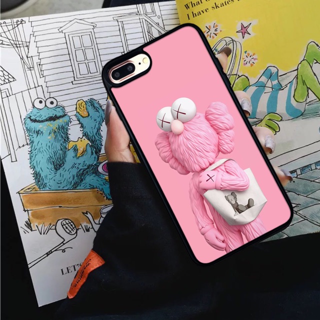 Ốp Kaws hồng kute