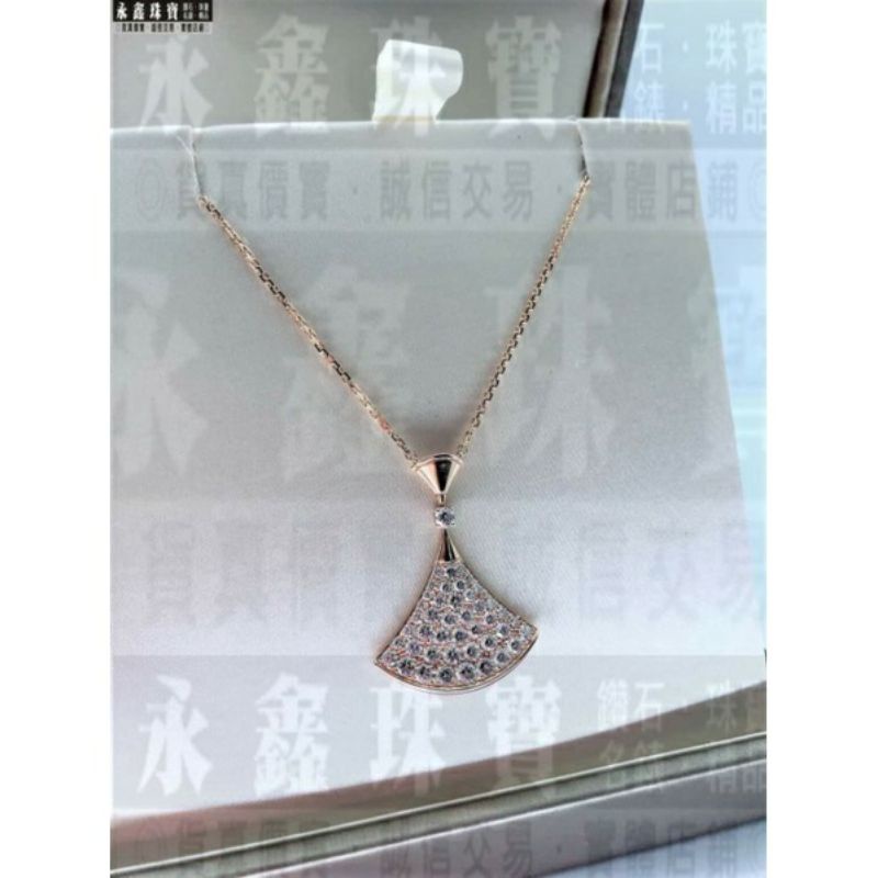 Dây chuyền canh quạt đính đá phong cách BVL