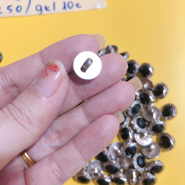 Combo 10 nút áo đen loại mới