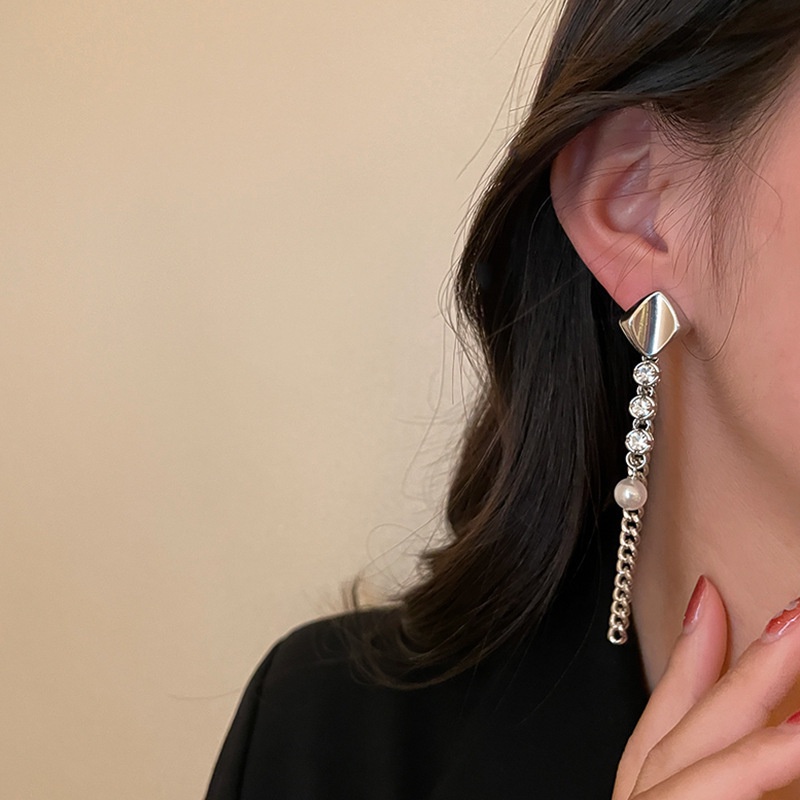 Khuyên Tai Kim Loại Không Đối Xứng Phong Cách Nhật Hàn Cá Tính