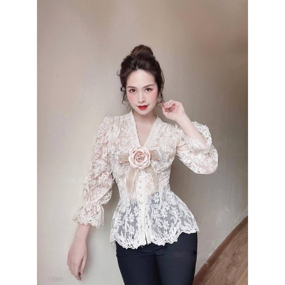 ÁO PEPLUM REN CỔ V