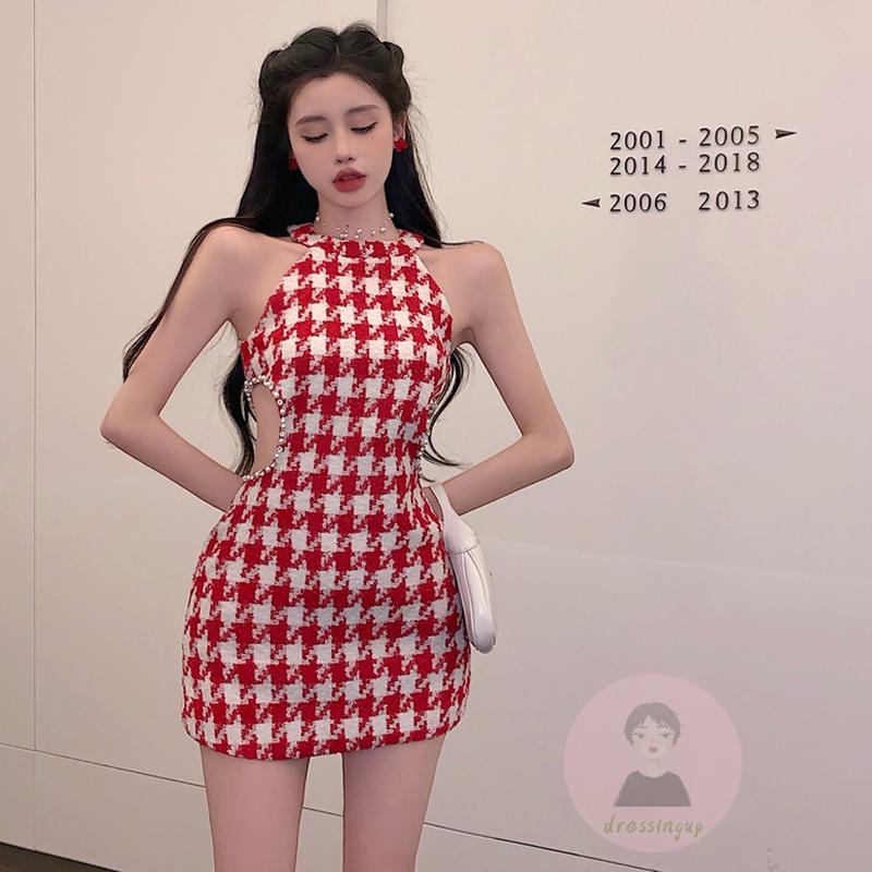 Đầm Dáng Ôm Sát Nách Cổ Yếm Khoét Lỗ Đính Đá Lấp Lánh