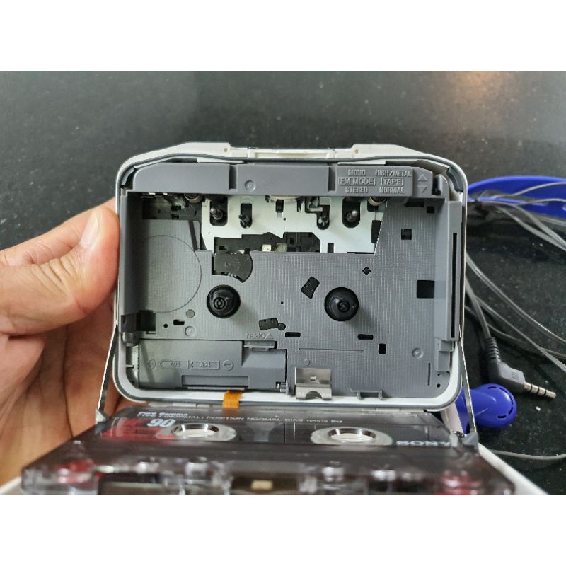Máy nghe băng cassette di động Aiwa Cross Trainer HS-SP750