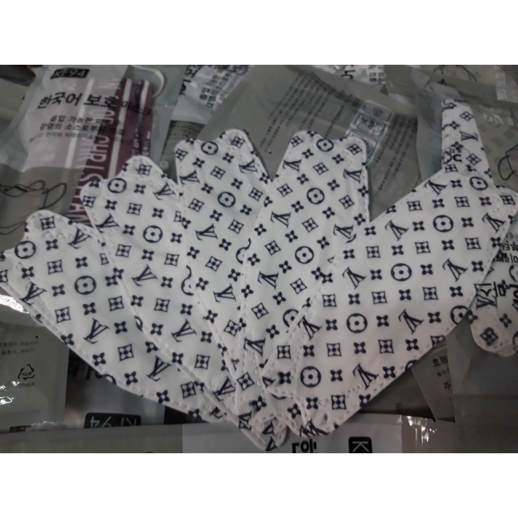 KHẨU TRANG KF94 NƯỚC NGOÀI ( LV, CHANNEL, DIO ) TÚI 5 CÁI | BigBuy360 - bigbuy360.vn