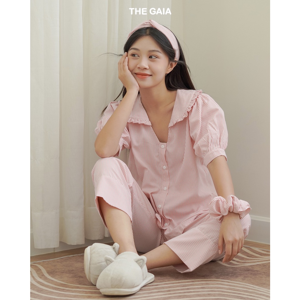 Bộ pyjama nữ mặc nhà THE GAIA cổ phối bèo áo cộc tay quần dài chất liệu thô cotton hoạ tiết kẻ sọc