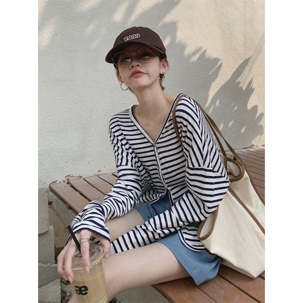 Áo thun dáng rộng tay dài kích thước lớn họa tiết sọc chống nắng dành cho nữ