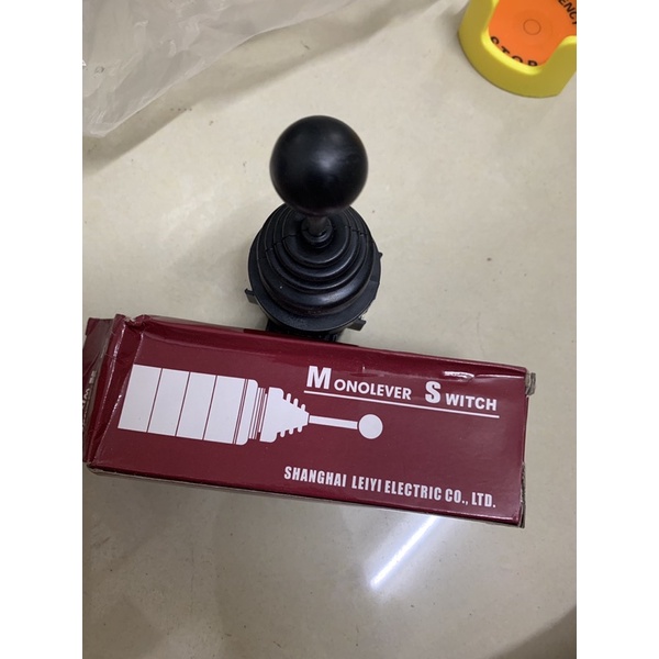 [Công tắc] Công tắc 4 vị trí tự nhả Monolever  Switch RML -CS 402