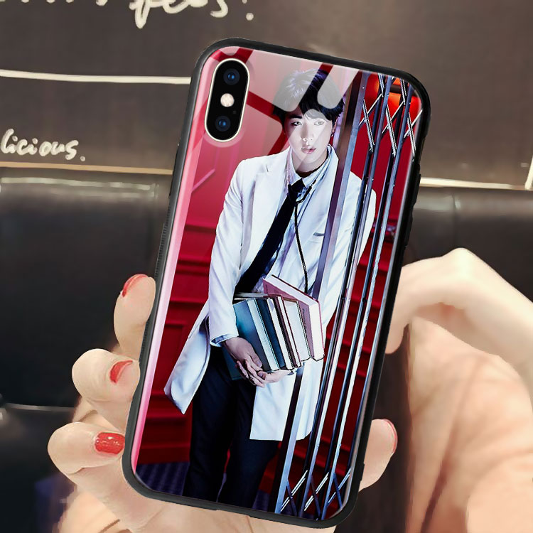 Ip Case Bts Jimin Cam Sach Dua Vao Cua 7/7Plus/8/8Plus/X/Xs/Xs Max/11/11 Promax/12 /12 Pro Max Lpc16120355