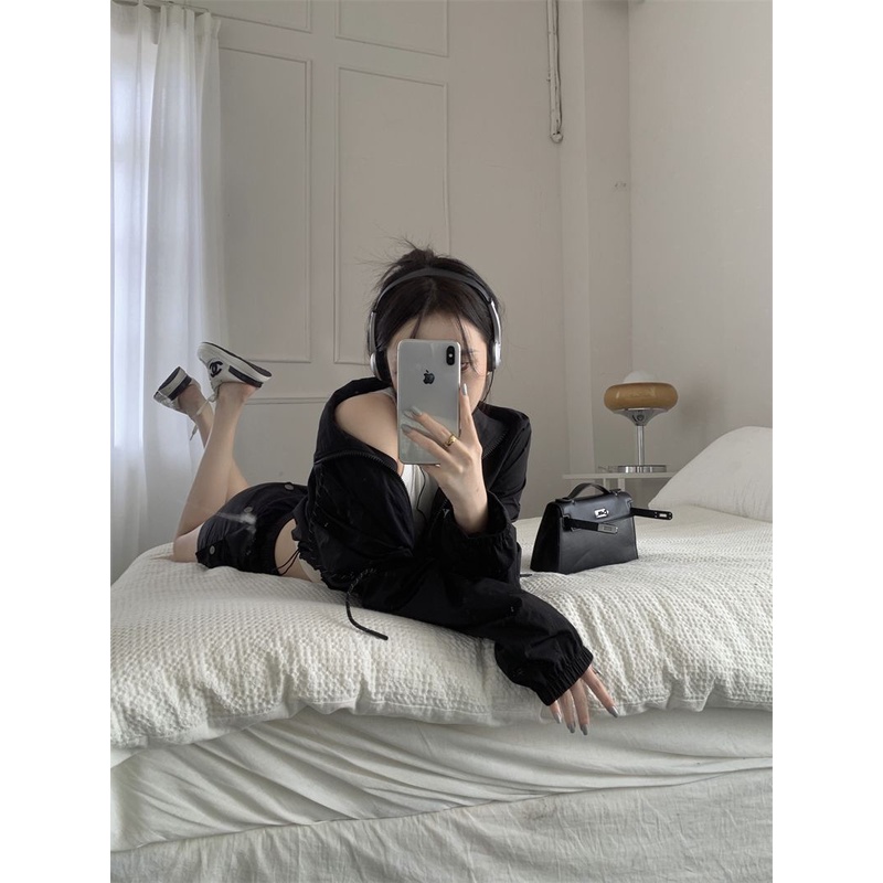 Set Áo Khoác Và Chân Váy Rút Dây Màu Đen Phong Cách Thể Thao Thời Trang Mùa Thu Cho Nữ