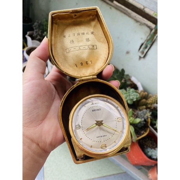 Đồng hồ để bàn seiko