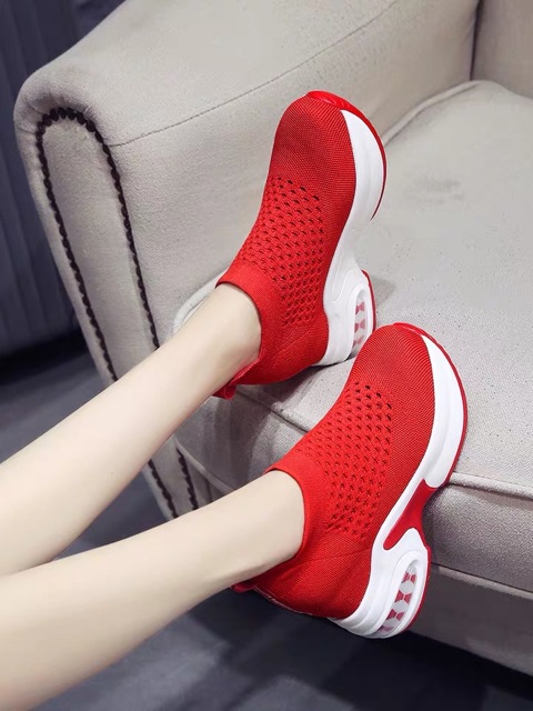 Giày thể thao đế độn 8,5cm