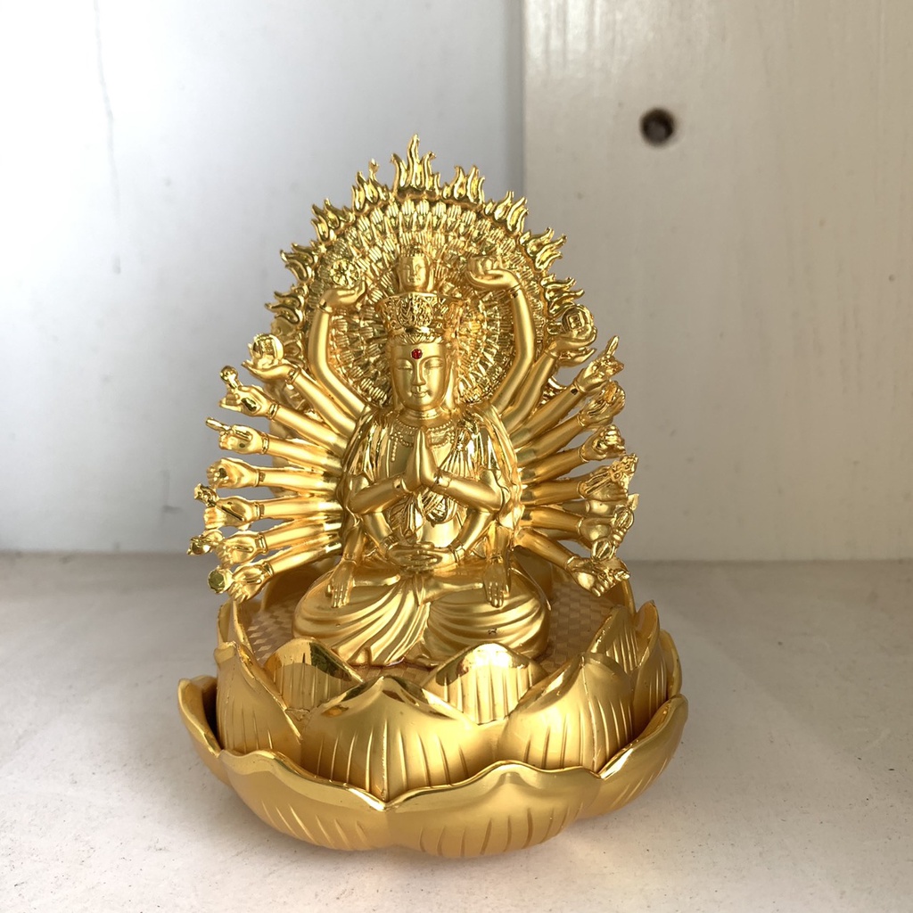 Tượng Phật Bà quan âm nghìn tay trang trí ô tô