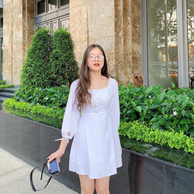 Váy trắng khuy 2 kiểu