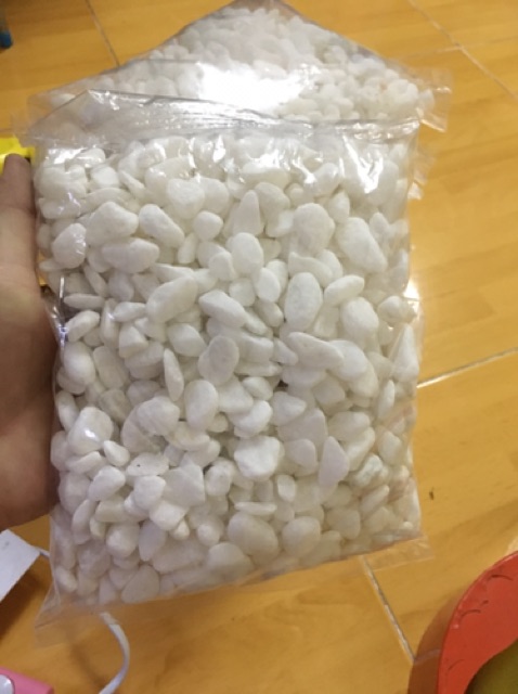 1kg Sỏi trắng loại nhỏ rải mặt chậu cây