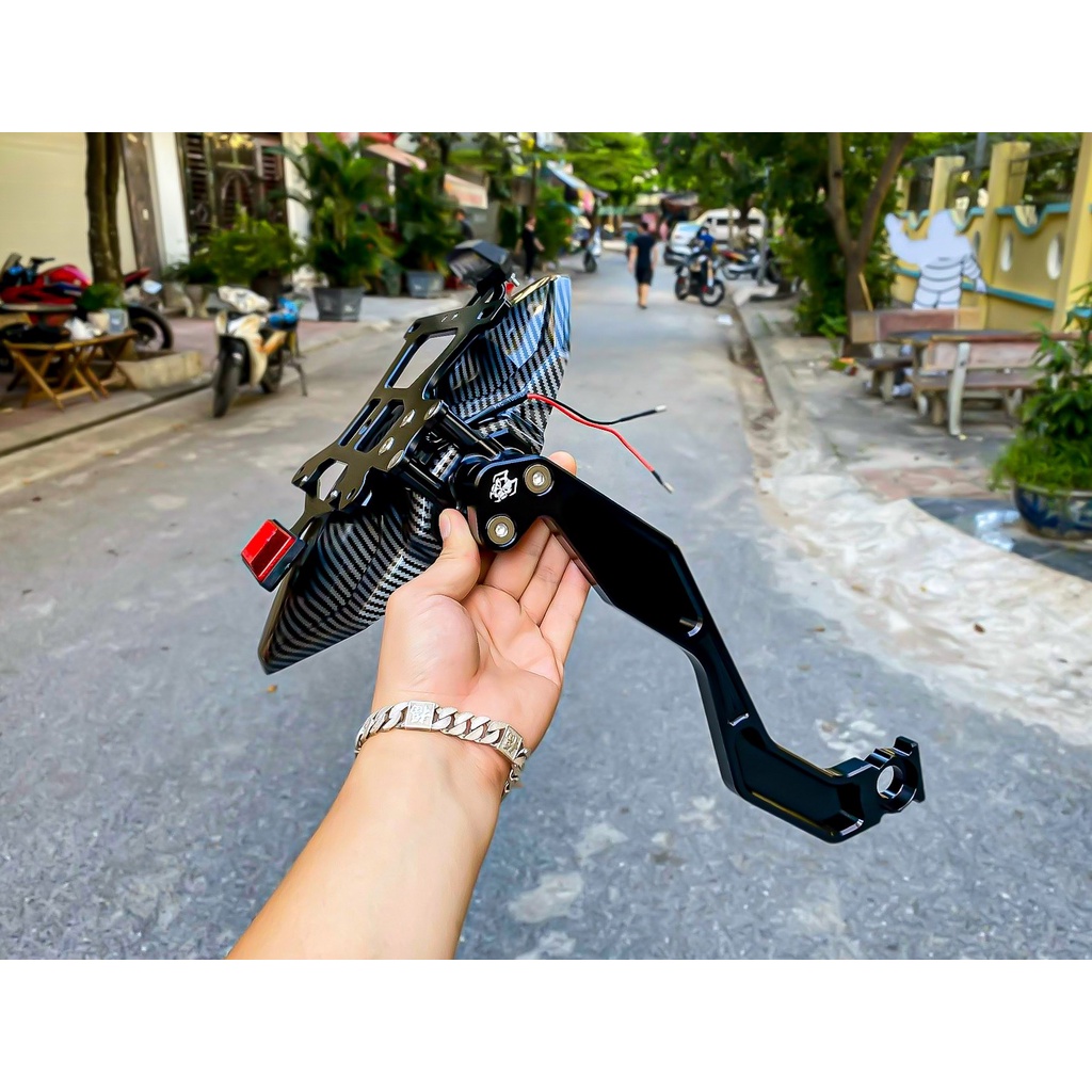 Dè chắn bùn kèm pad biển số MKlightech - kèm pad bắt biển số chắc chắn.