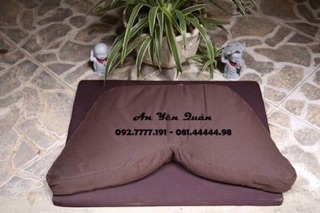 Bồ đoàn ngồi thiền chữ V