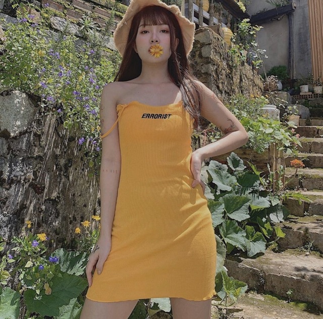 Đầm dây thêu chữ ERORIST