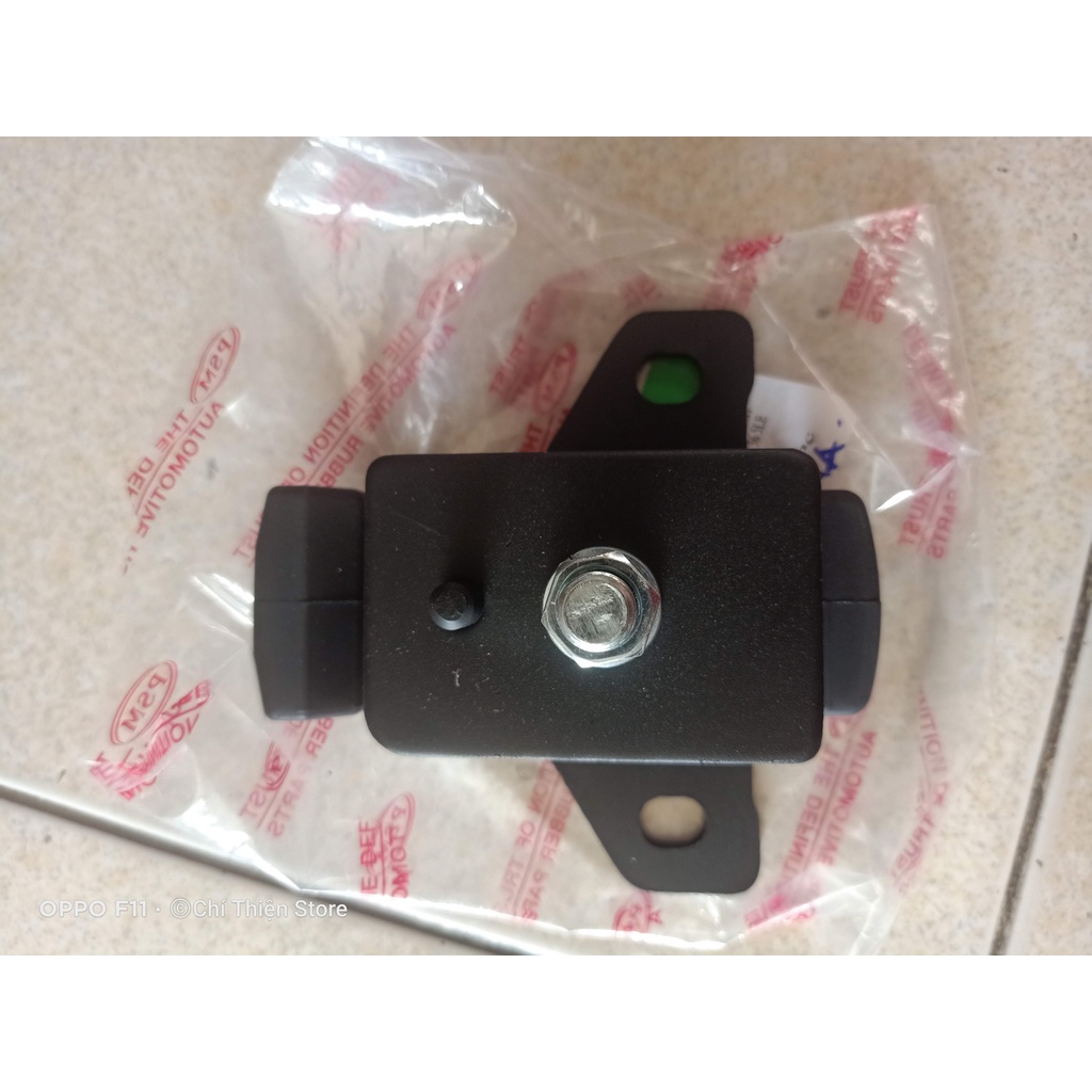 Thun Cao Su Chân Máy Xe TOYOTA INNOVA Thái Lan