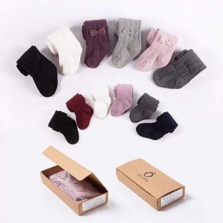 Đen- đo-trắng÷Sỉ quần tất liền bàn bé gái full box ko nơ