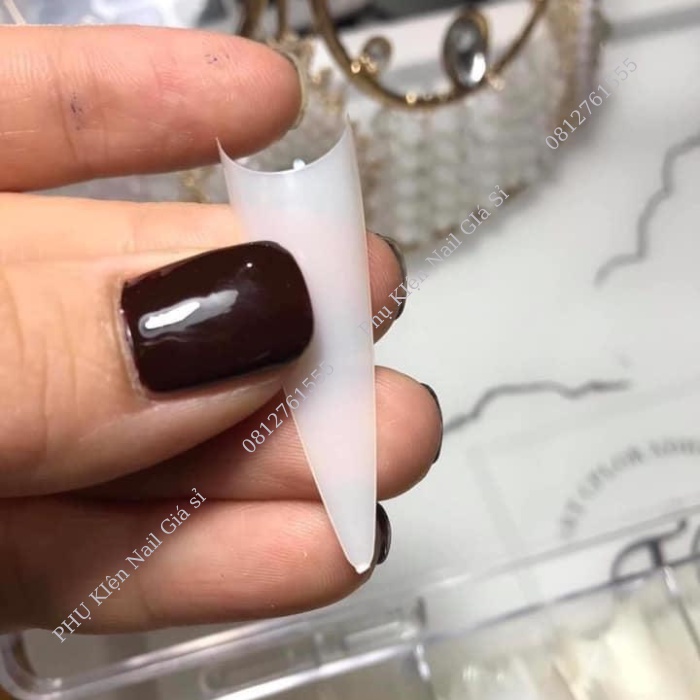 Móng nối típ nhọn phom dài chuẩn đẹp