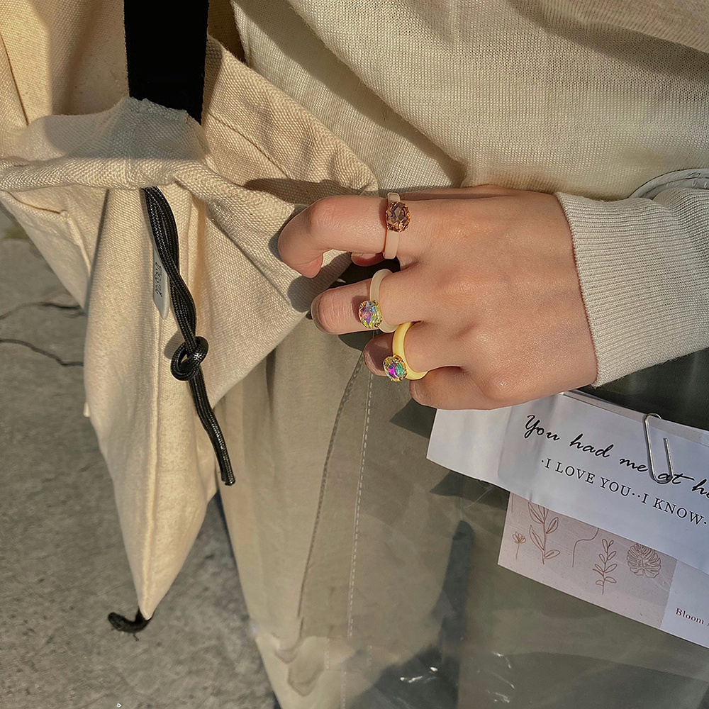 Nhẫn Đính Đá Resin Nhiều Màu Phong Cách Cổ Điển Sáng Tạo Cho Nữ