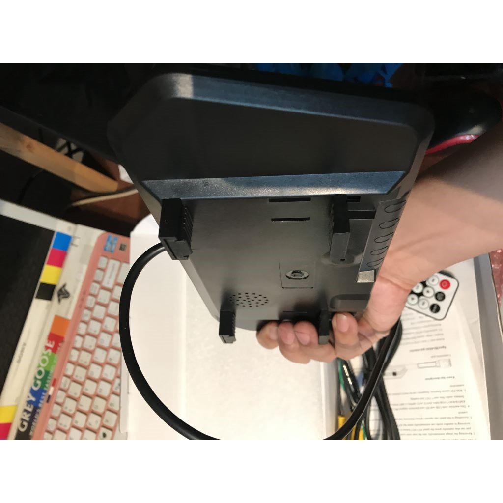 Màn hình kẹp gương 7 inch cho xe oto, tích hợp 2 cam, xem video, hình trên thẻ nhớ và usb