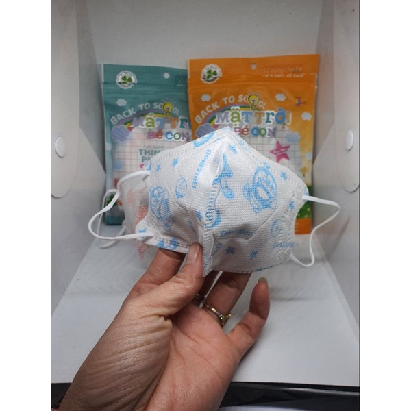Túi 10 chiếc khẩu trang y tế 6D Mask Trẻ em (đeo êm tai bé)