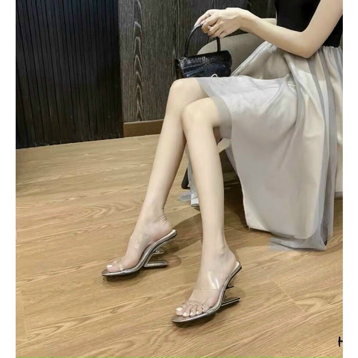 Guốc fendi