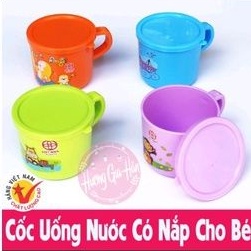 Cốc Uống Nước Có Nắp Đậy Cho Bé 180ml Nhựa Việt Nhật – Hàng Việt Nam chất